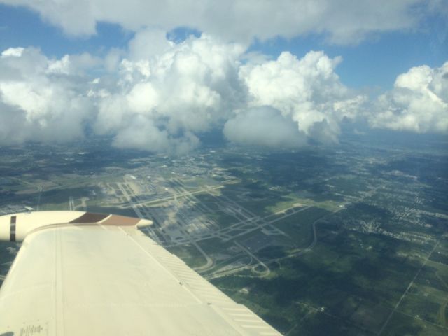 N1525W — - Cruising past the departure end of Detroit in route to Madison