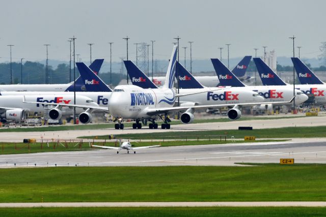 Boeing 747-400 (N702CA) - David versus Goliath. facing down the giants. Lift Academy DA-40 staring down the 747. Your only as big as your confidence and dreams.!