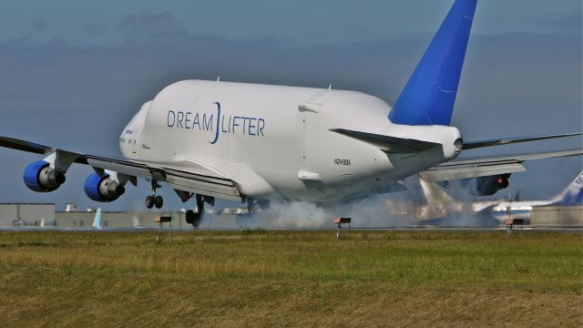 Boeing 747-400 (N249BA) - GTI4351 from KCHS makes tire smoke on touchdown to Rwy 34L on 8.3.13. (LN:766 cn 24309).