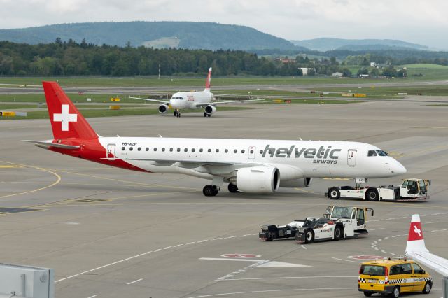 Embraer E190-E2 (HB-AZH)