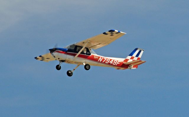 Cessna Commuter (N7949F) - On base at Carson City