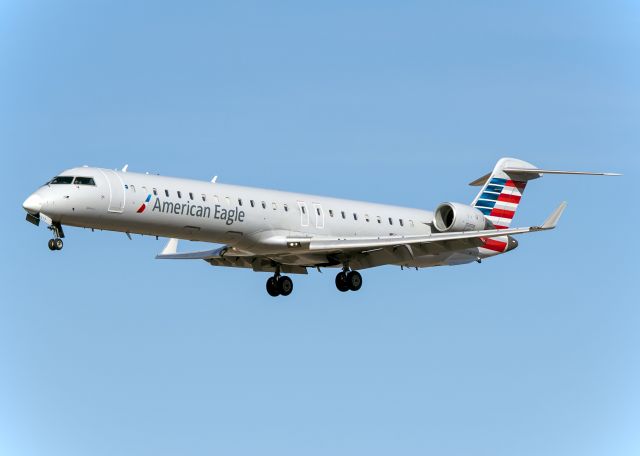 Canadair Regional Jet CRJ-900 (N917FJ)