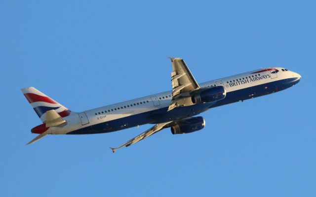 Airbus A321 (G-EUXF)