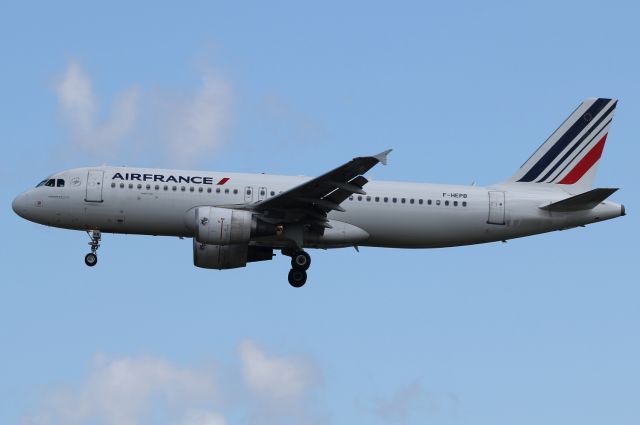Airbus A320 (F-HEPB)