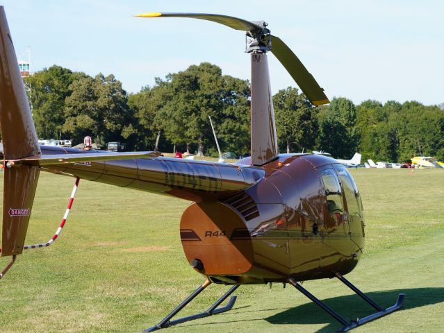 Robinson R-44 (N54EH)