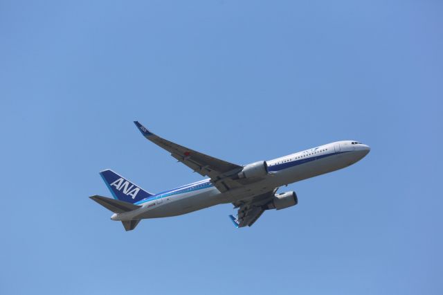 BOEING 767-300 (JA612A)