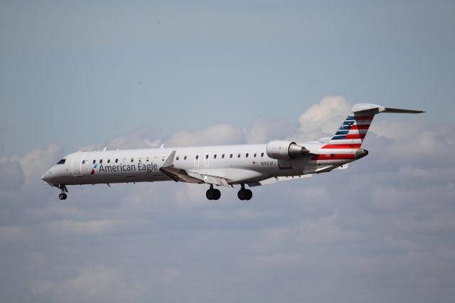 Canadair Regional Jet CRJ-900 (N903FJ)