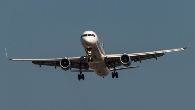 BOEING 757-300 (4X-BAW)