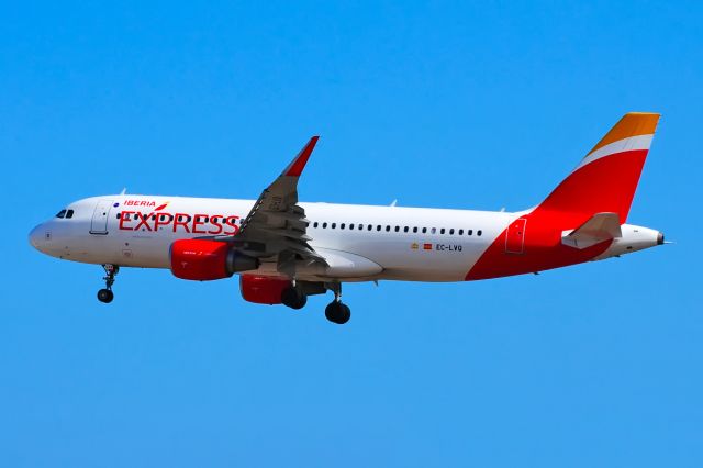 Airbus A320 (EC-LVQ)