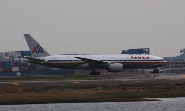 Boeing 777-200 (N765AN)