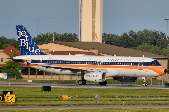 Airbus A320 (N763JB) - " What's Old Is Blue Again " / Retro Livery 