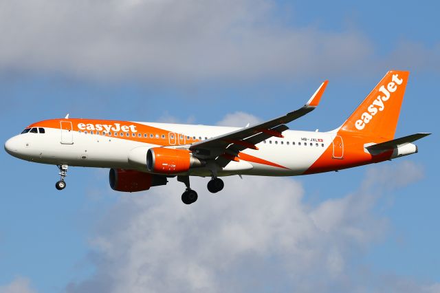 Airbus A320 (HB-JXL)