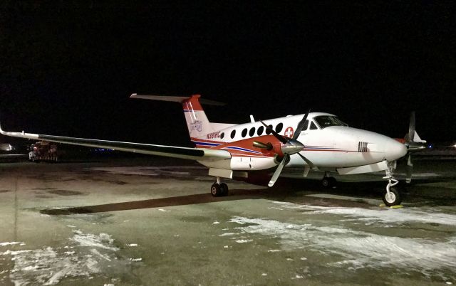 Beechcraft Super King Air 200 (N381HC) - Departed with a patient to SLC about an hour later.