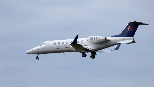 Learjet 45 (N821LC) - On final is this 2010 Learjet 45 in the Autumn of 2019.