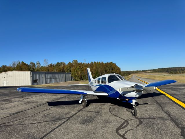 Piper Cherokee (N406SL)