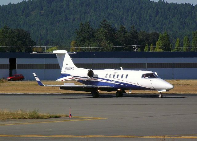 Learjet 40 (N612FX)