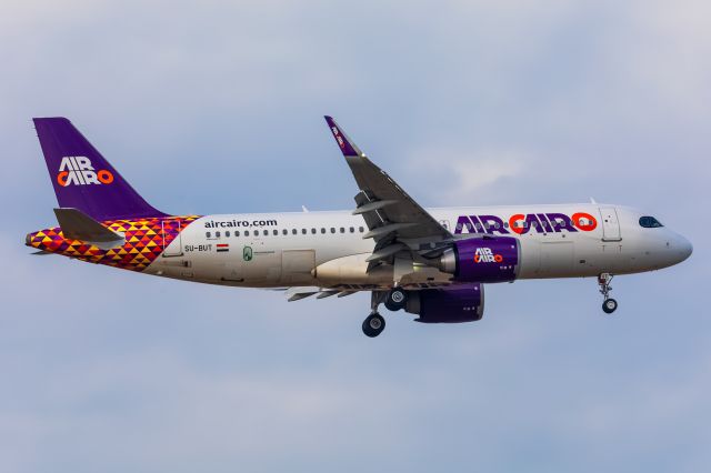 Embraer ERJ-190 (SU-BUT)
