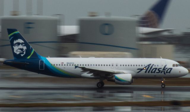 Airbus A320 (N640VA) - Alaska ex. Virgin America A320 taking off to Seattle