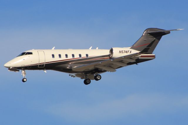 Bombardier Challenger 300 (N574FX)