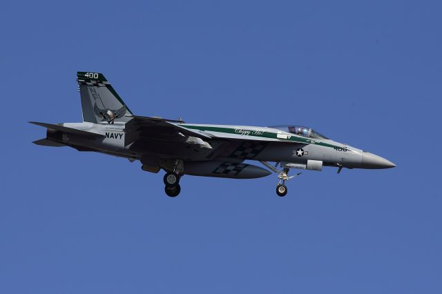 McDonnell Douglas FA-18 Hornet (16-6901)