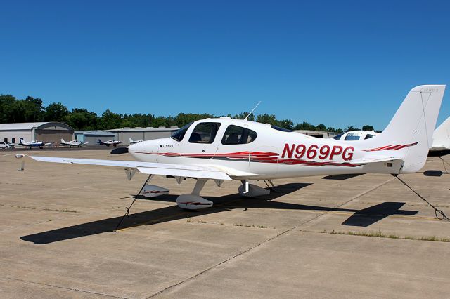 Cirrus SR-20 (N969PG)