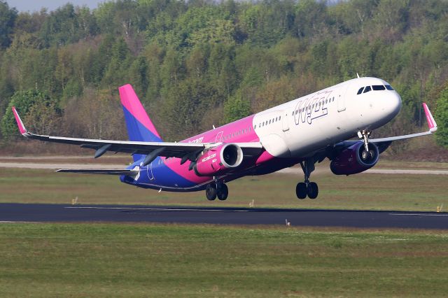 Airbus A321 (HA-LXO)