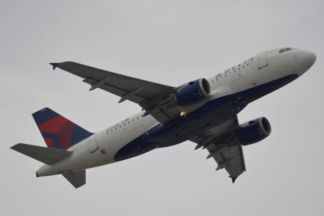 Airbus A319 (N314NB)