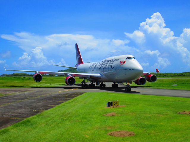 Boeing 747-400 (G-VAST)