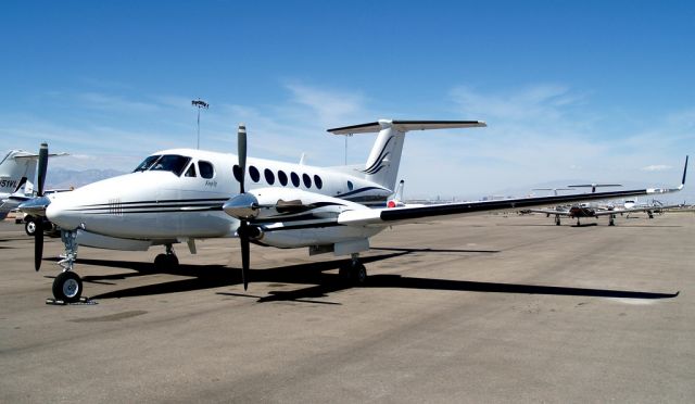 Beechcraft Super King Air 300 (N850D)