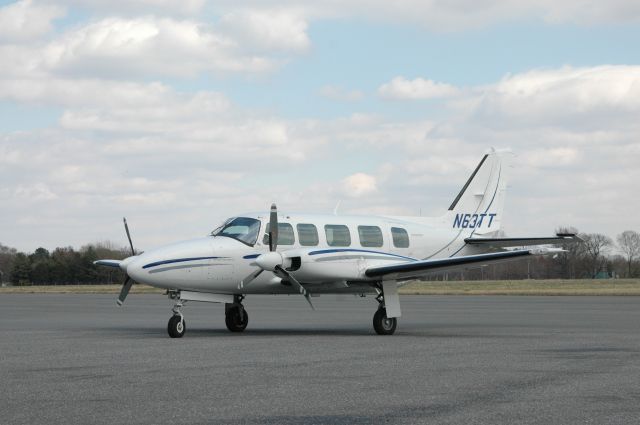 Piper Navajo (N63TT)