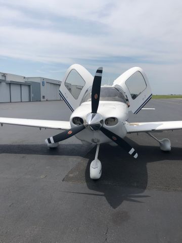 Cirrus SR-20 (N183DA)