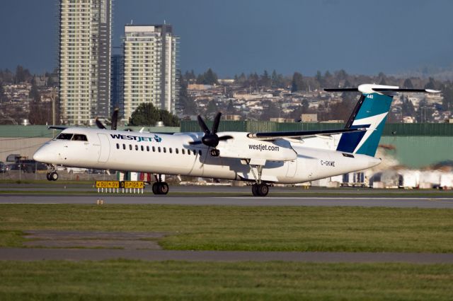 de Havilland Dash 8-400 (C-GKWE)