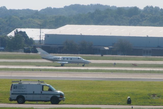 Dassault Falcon 10 (N20LW)