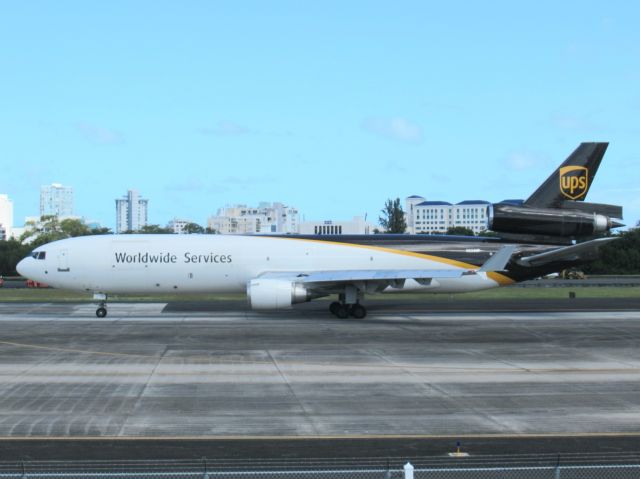 BOEING 767-300 (N353UP)