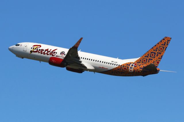 Boeing 737-800 (9M-LDK)