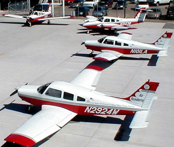 Piper Cherokee (N101LA)