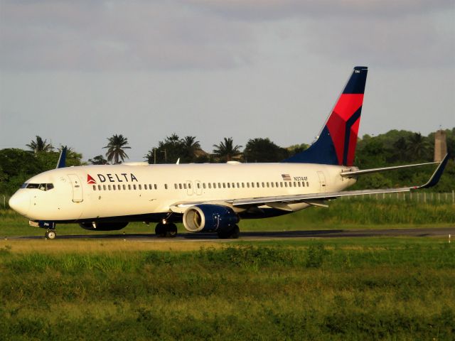 Boeing 737-800 (N3744F)