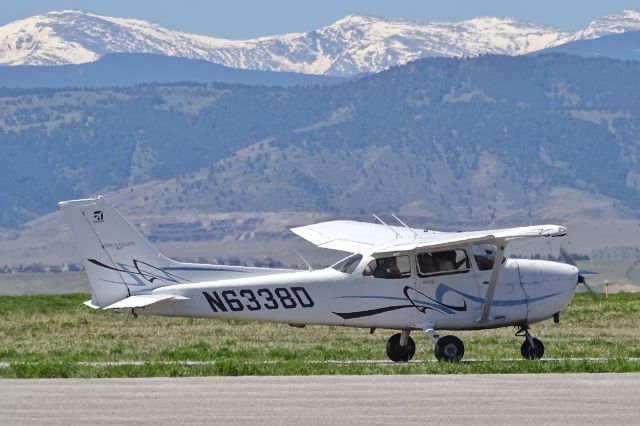 Cessna Skyhawk (N6338D)