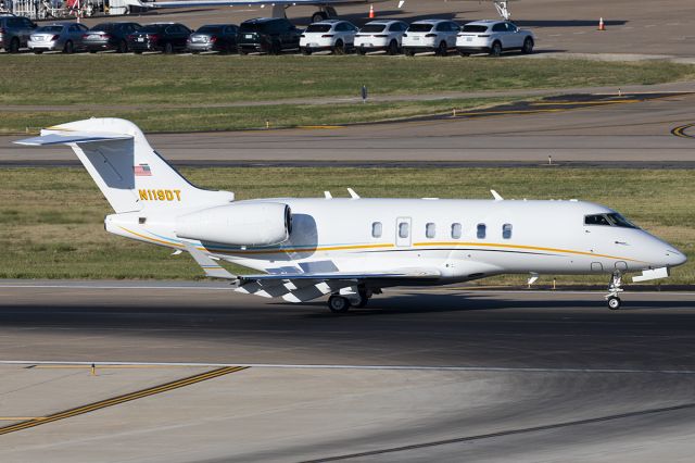 Bombardier Challenger 300 (N119DT)