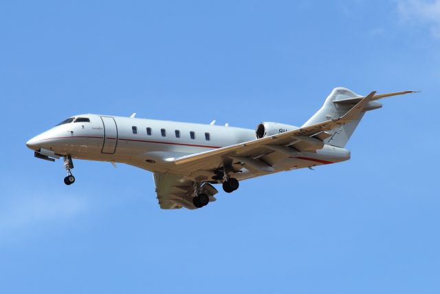 Canadair Challenger 350 (9H-VCJ) - 13/04/2025:br /Flight ATH > TLV, final to runway 21.