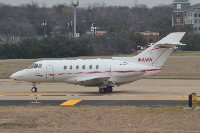 Hawker 800 (N41HH) - RED RIVER AIRCRAFT LEASING LLC taxiing at KDAL - 2/8/21