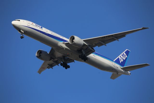 BOEING 777-300ER (JA781A)