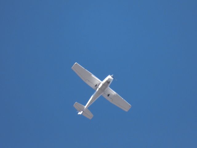 Cessna Skyhawk (N832KS)