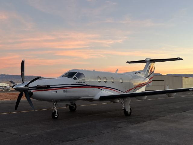 Pilatus PC-12 (N985AW)