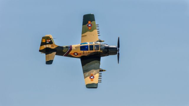 Douglas AD Skyraider (N39147) - .