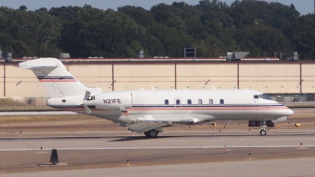 Bombardier Challenger 300 (N24FE)