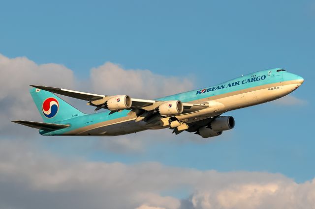 BOEING 747-8 (HL7623)