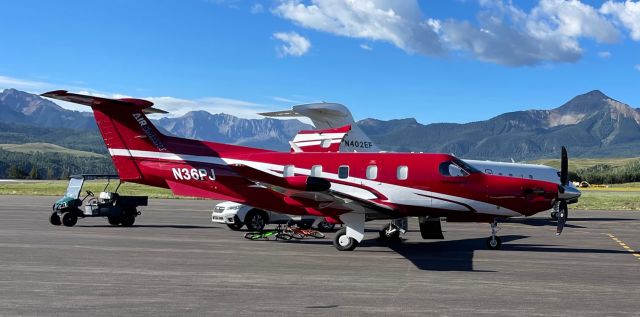 Pilatus PC-12 (N36PJ) - Telluride ramp