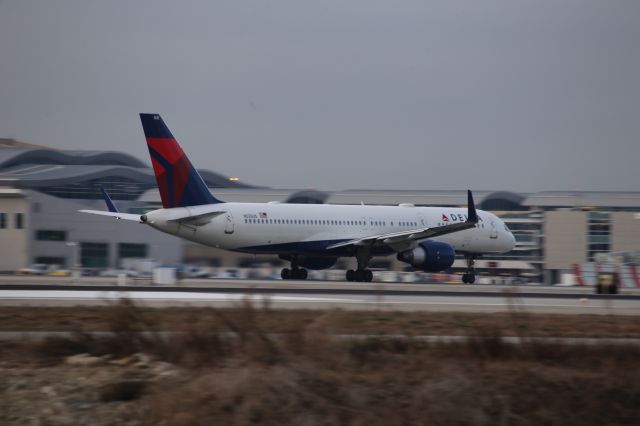 Boeing 757-200 (N535US)