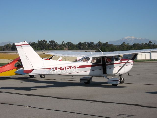Cessna Skyhawk (N5396E) - Parked at Fullerton